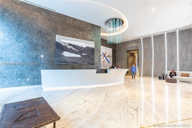 Building Photo - 1000 Brickell Plaza