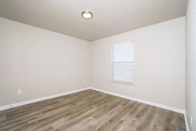 Building Photo - 5410 Chase Canyon