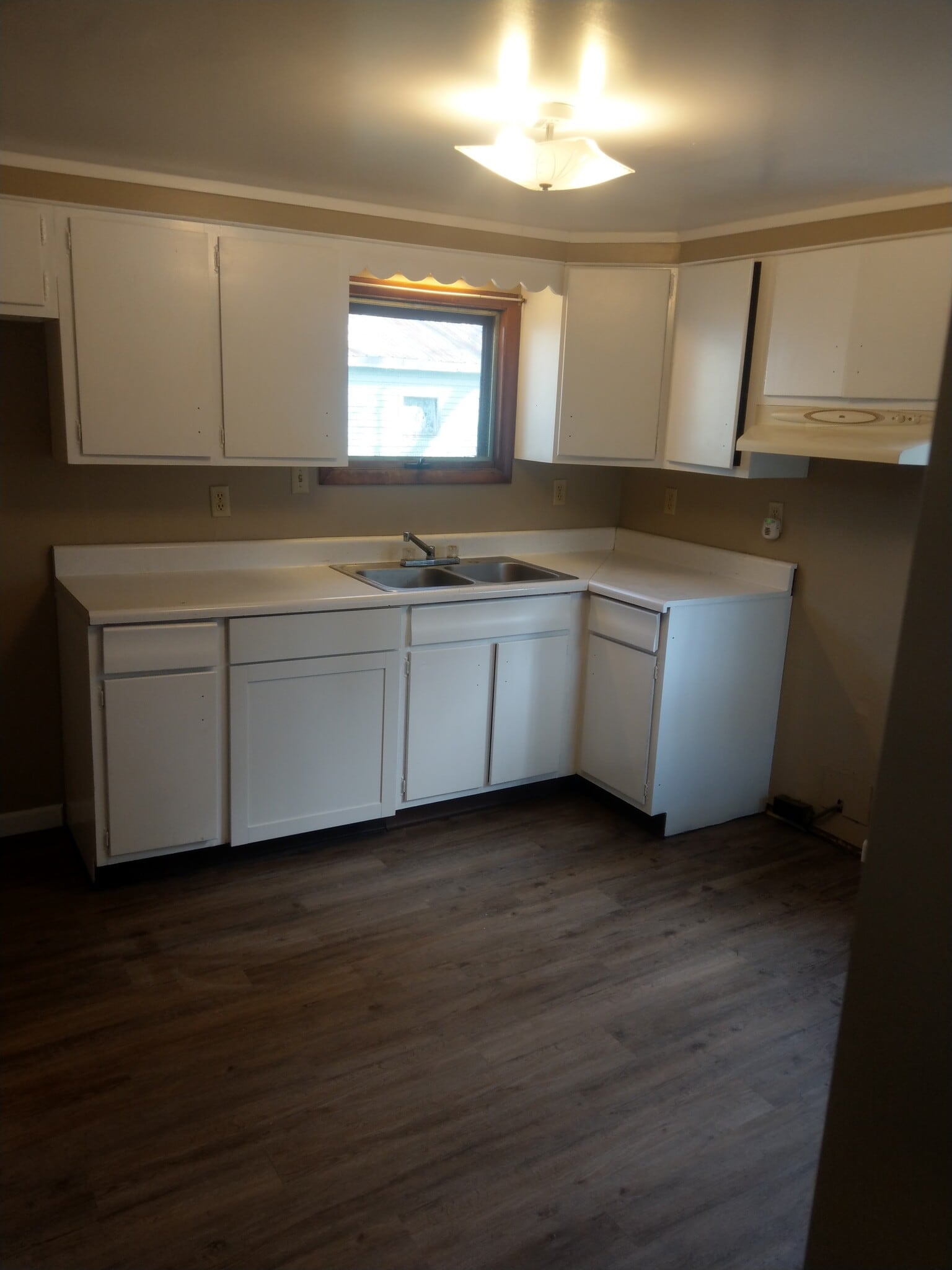 Kitchen - 608 W Church St