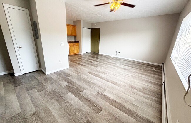 Primary Photo - 550 Lowell Ave