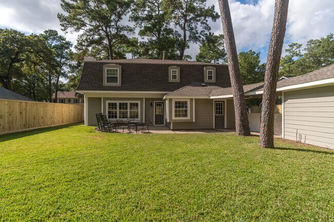 Building Photo - 726 Thistlewood Dr