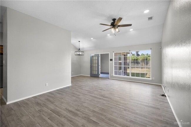 Building Photo - 37 E Xenops Ave