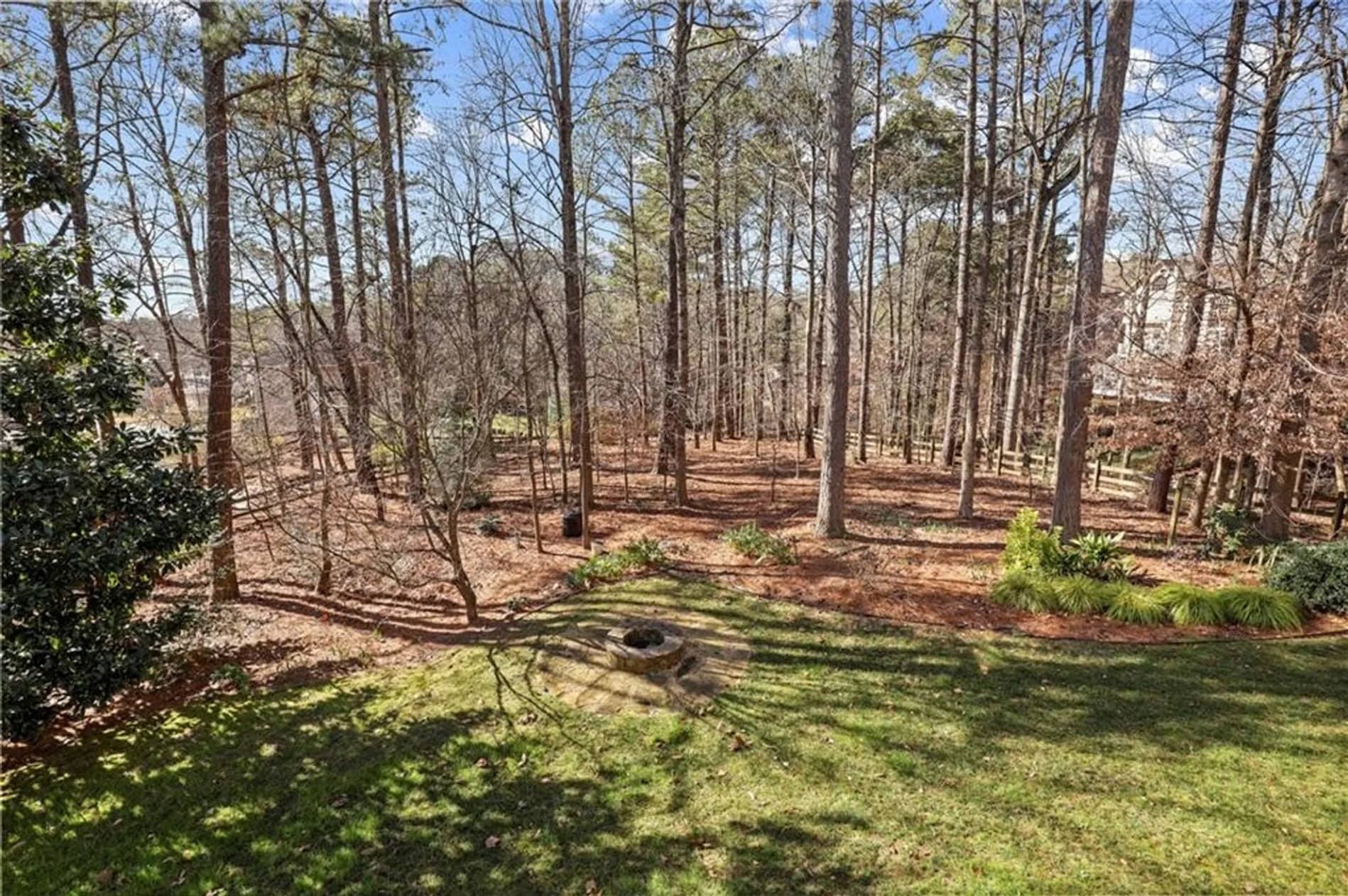 Building Photo - 890 Kings Arms Way