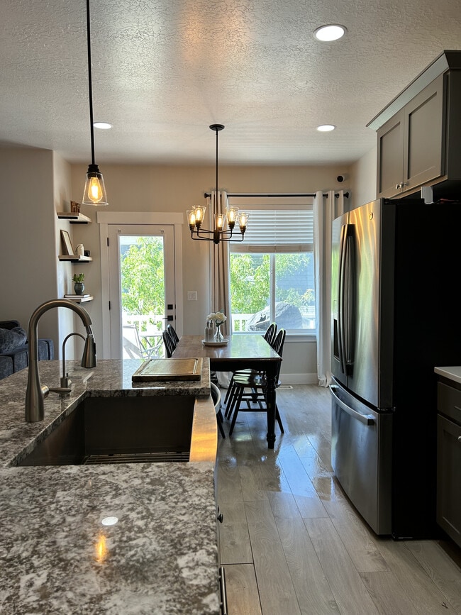 Building Photo - 15380 S Skyraider Ln