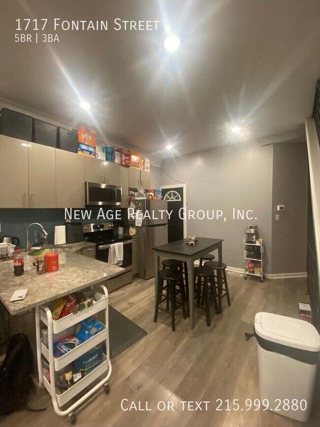 Building Photo - 1717 Fontain St