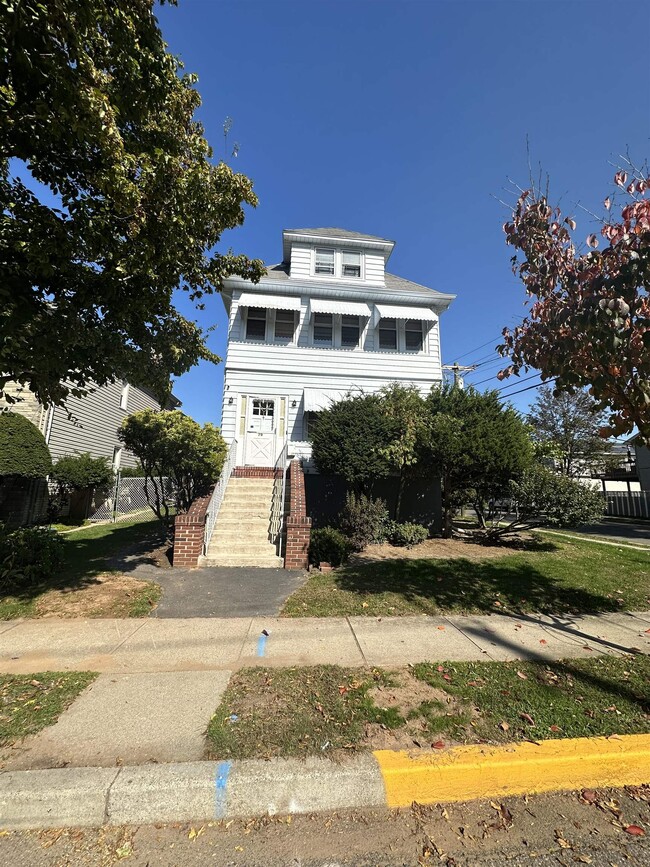 Primary Photo - 79 Kipp Ave
