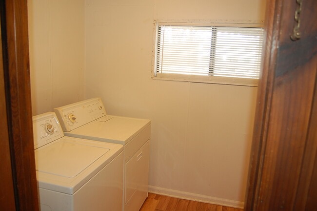 Building Photo - 1719 McClung Ave