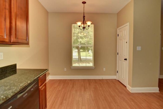 Building Photo - 719 42nd Ave