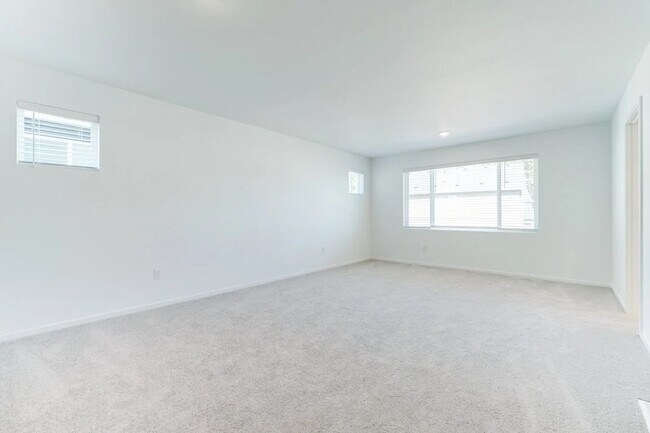 Building Photo - 6130 Crestner Dr SW