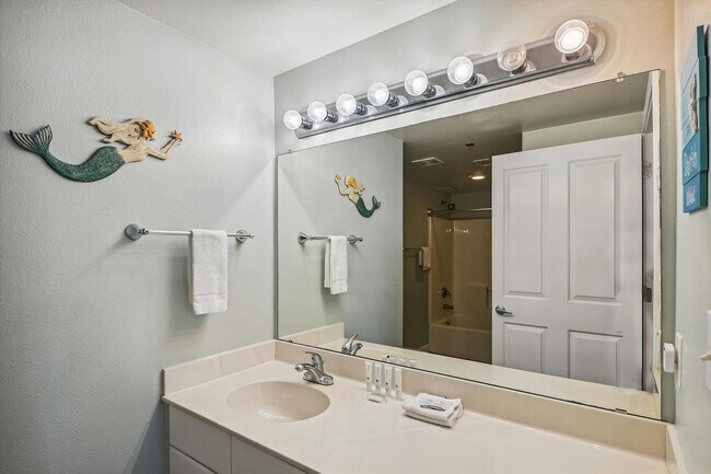 Building Photo - 104 Gulfside Ct