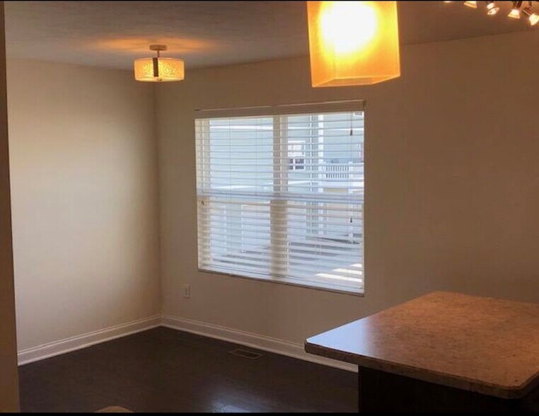 Building Photo - 5443 Spring River Ave