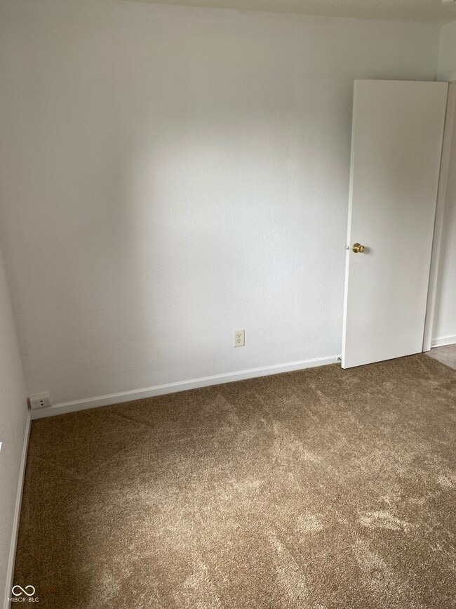 Building Photo - 5251 Bluff View Dr