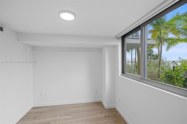 Building Photo - 1500 Bay Rd