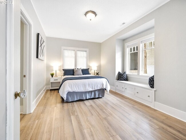 Building Photo - Fabulous Foster