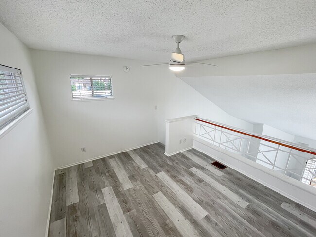 Building Photo - 23615 Del Monte Unit 342