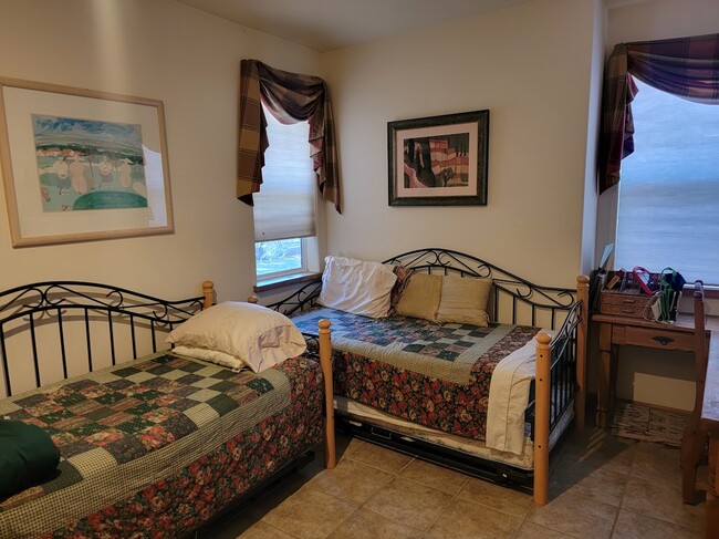 Building Photo - 1611 Heroic Rd