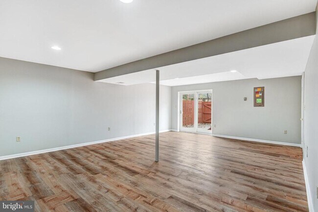 Building Photo - 5847 New England Woods Dr