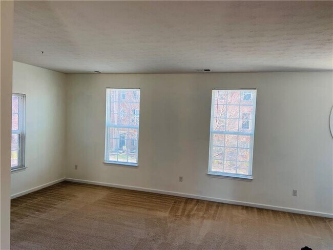 Building Photo - 1820 Rutgers Ln