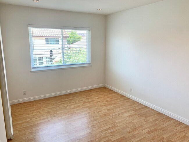 Building Photo - 3491 Eboe St