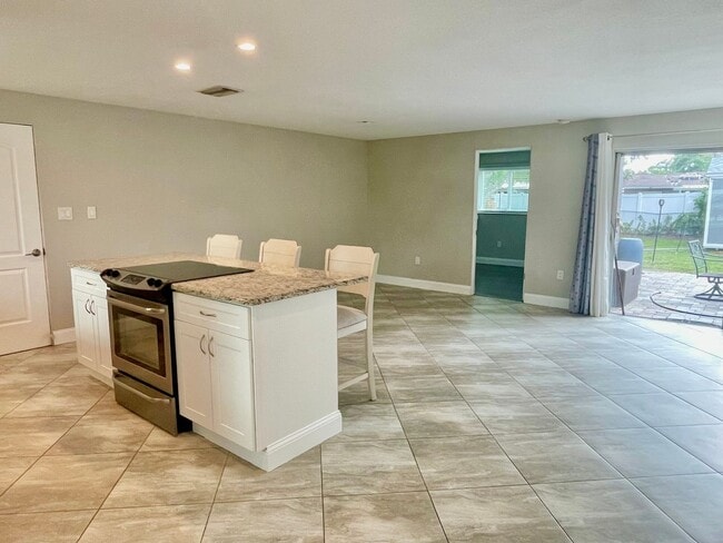 Building Photo - Newly Remodeled 3 Bedroom 2 Bathroom House...