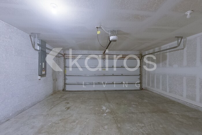 Building Photo - 9143 Aegean Cir