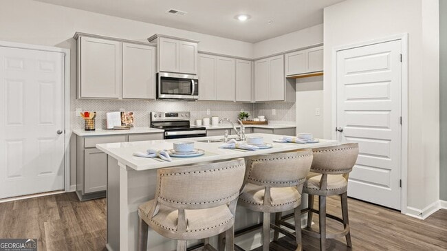 Building Photo - 6741 Leigh St