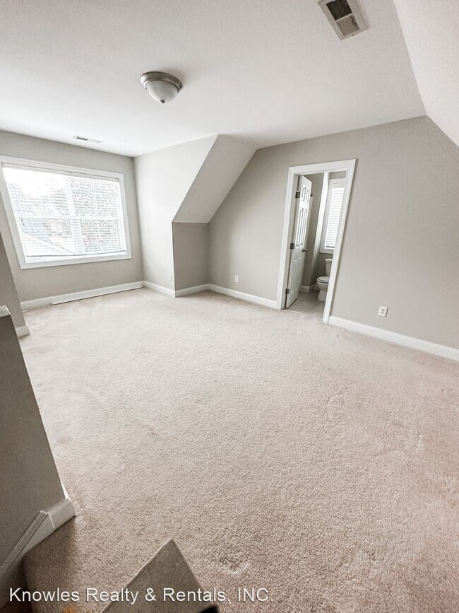 Building Photo - 4 br, 3 bath House - 5033 Gorham Avenue