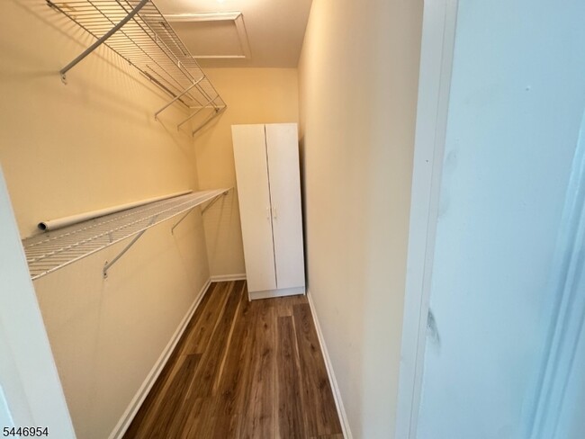 Building Photo - 3606 Cricket Cir