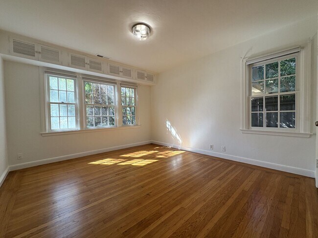 Building Photo - Charming Updated 4BR Home on Prime Corner ...