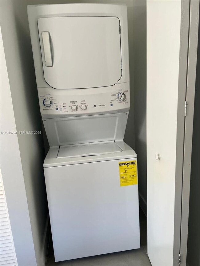 Building Photo - 6412 NW 105th Pl