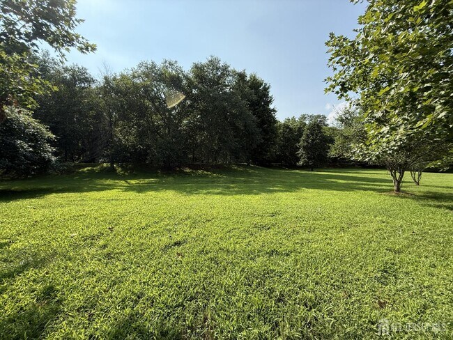 Building Photo - 25 Canal View Dr