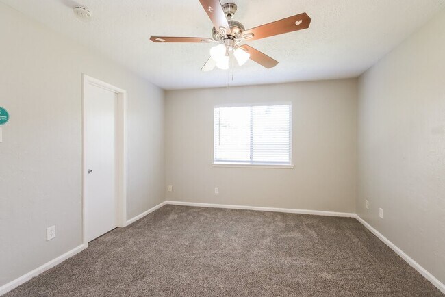 Building Photo - 2823 Forestbrook Dr