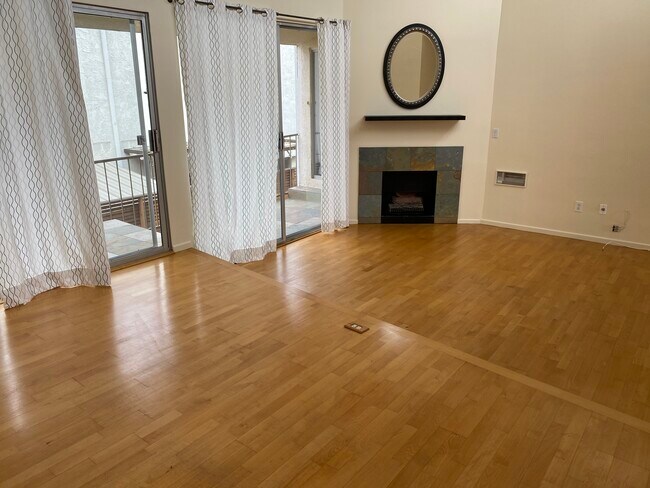 Building Photo - 947 15th St