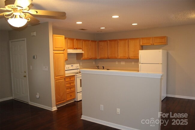 Building Photo - 4552 Panther Pl