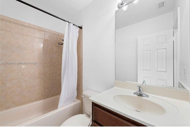 Building Photo - 1820 SW 89th Terrace