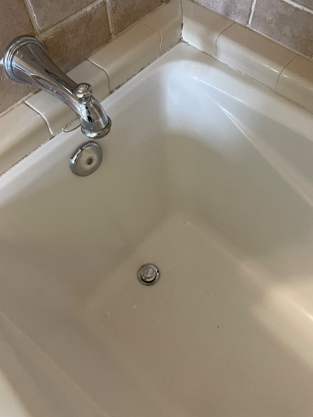 Building Photo - 3819 Mt Pleasant Ave