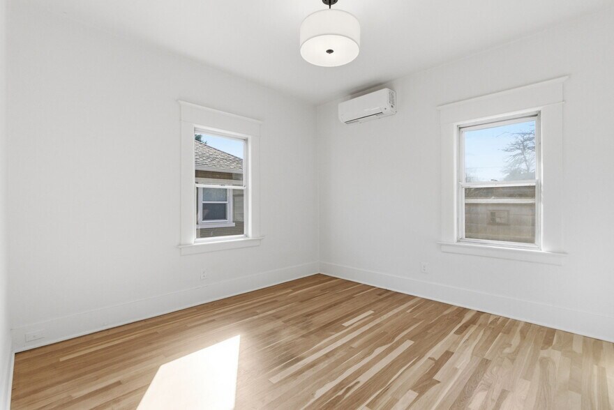 Building Photo - 2945 NE 57th Ave