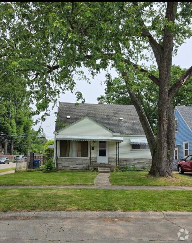Building Photo - 18306 Lennane St