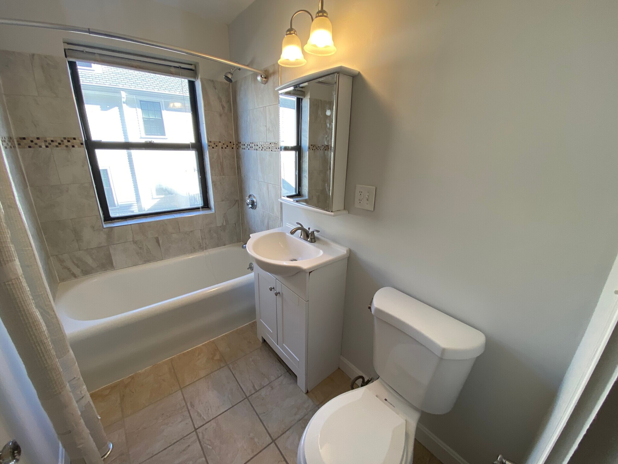 Building Photo - 119 Highland Ave