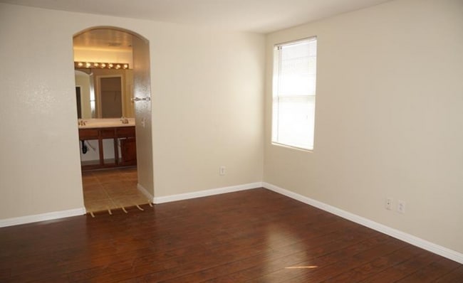 Building Photo - 5447 W Hasley Canyon Ave