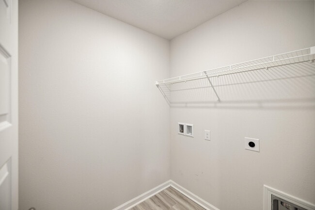 Building Photo - 924 Sandbar Loop