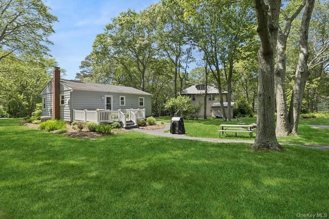 Building Photo - 28 The Trail