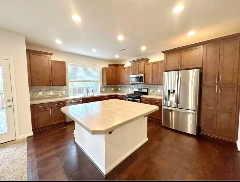 Building Photo - 3107 44th St SE