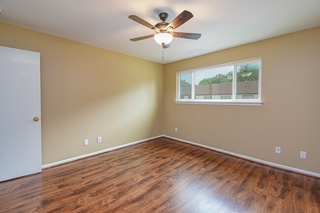 Building Photo - 10502 Hammerly Blvd