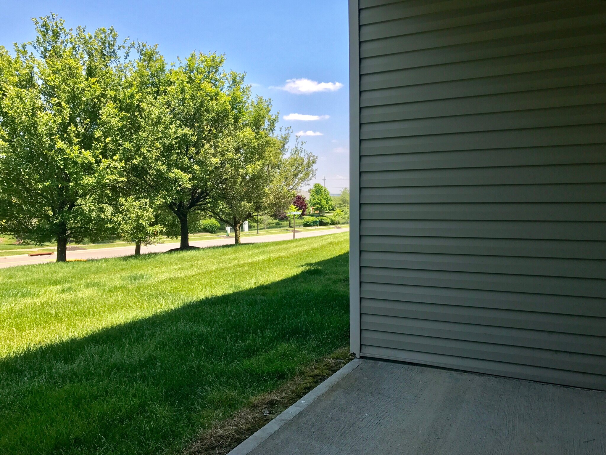Building Photo - 4615 Court Yard Dr