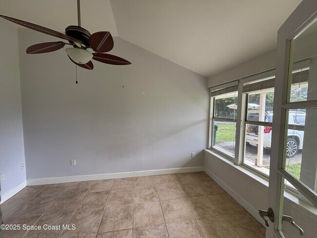 Building Photo - 672 Indian River Dr