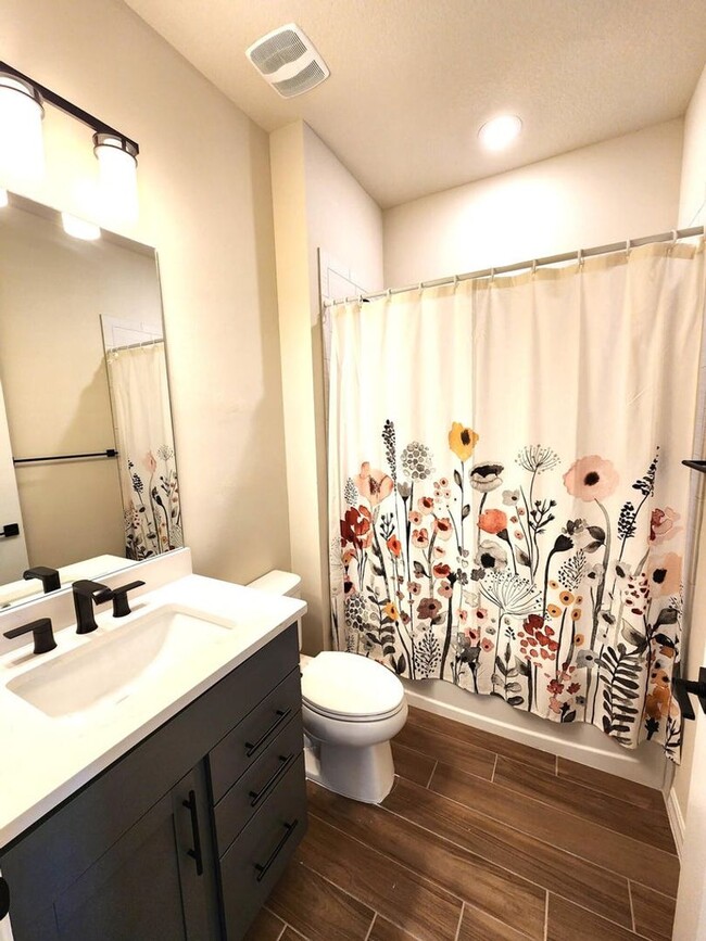 Building Photo - 8295 Vaulting Dr