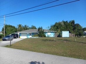 Building Photo - 117 Van Rd