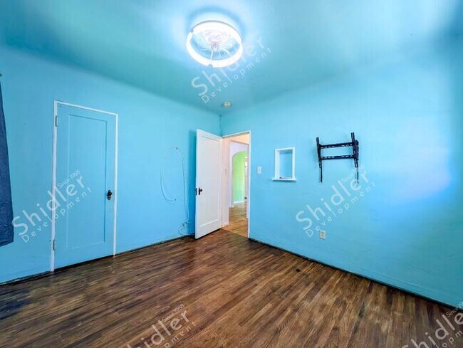 Building Photo - 2 Bedroom 1 Bath and 2 Massive Yard in North San Bernardino