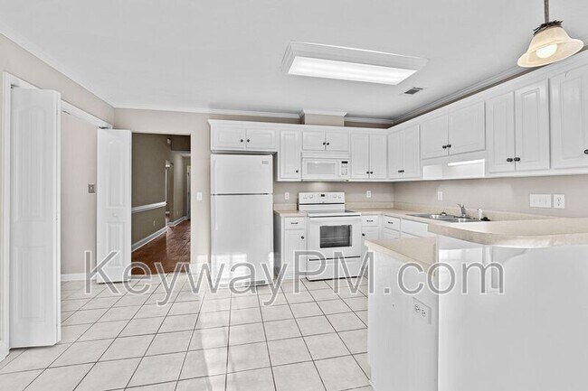 Building Photo - 823 Whispering Willow Ct